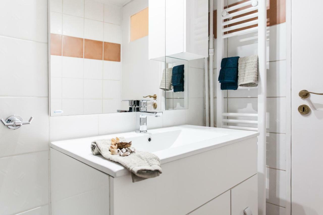 Classy And Stylish Private Apartment At Acropolis Museum Metro Station Athens Luaran gambar